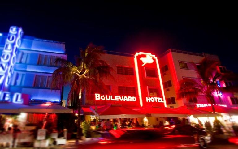Boulevard Hotel exterior